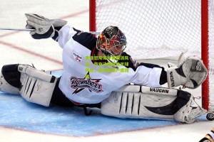 星空体育_黄潜怒斥海外赛取消风波，商业决策侵蚀足球传统，俱乐部尊严遭践踏