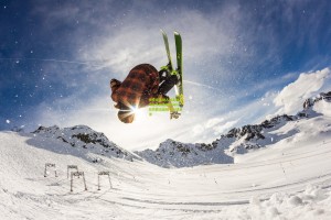 星空体育-传奇座驾驶入拍卖场，马拉多纳定制宝马i8以万欧元起拍引全球关注