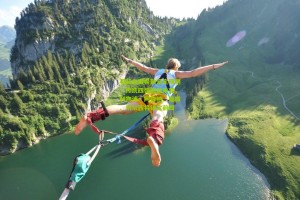 星空体育下载：英超名宿希勒坚定预测，传统四强格局未变，利物浦、阿森纳、曼城、切尔西将锁定前四